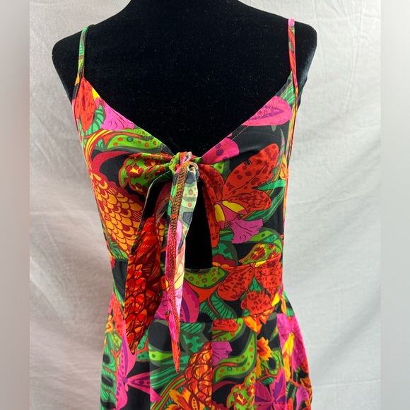 Floral Printed Cut Out Button Down Maxi Dress - Picture 7 of 9